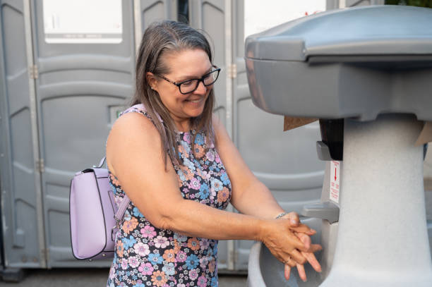 Best Portable bathroom rental  in Charleston, MO